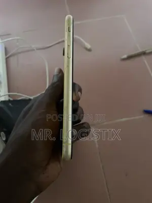 Apple iPhone XR 64 GB Gold
