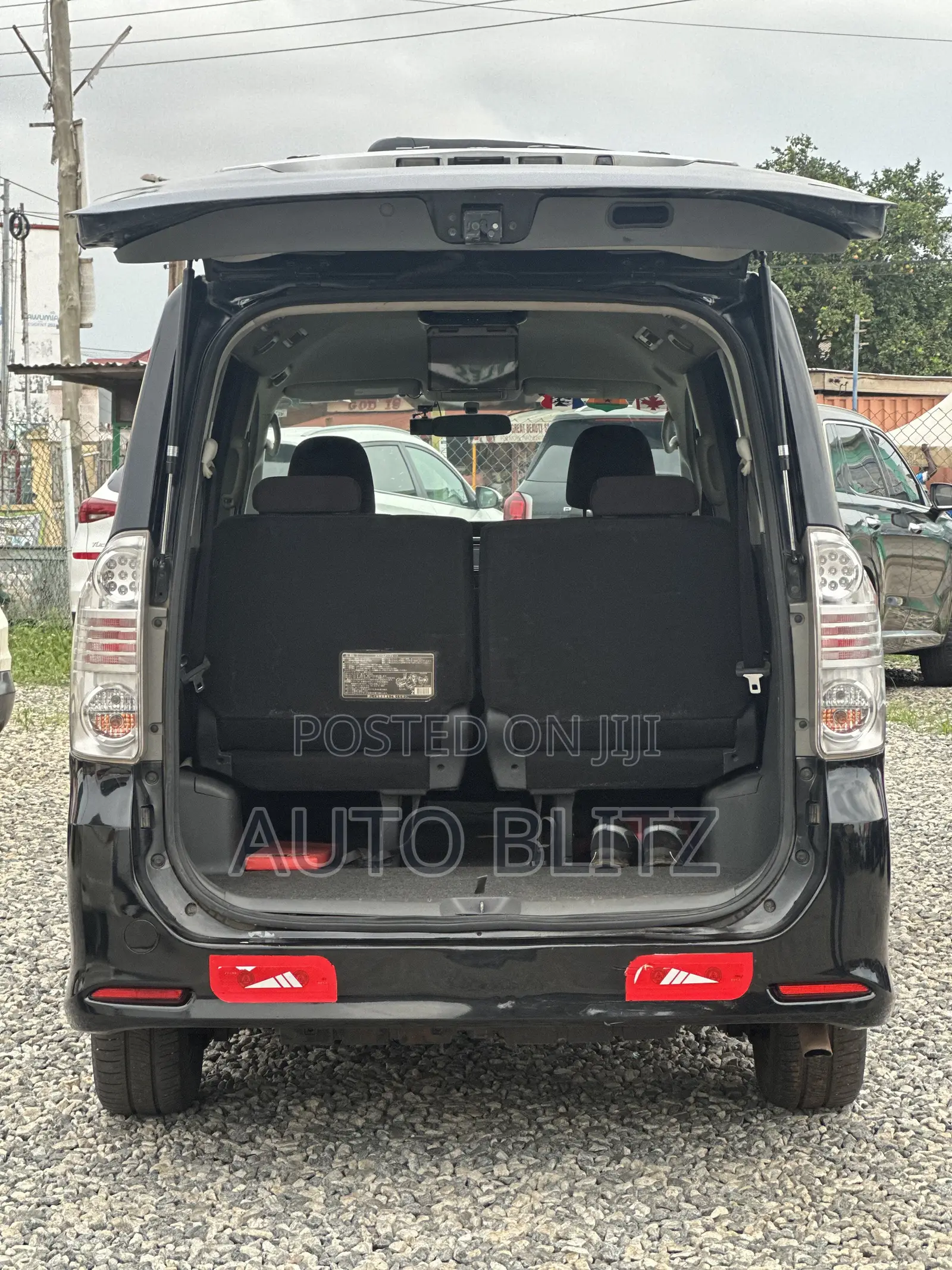 Toyota Voxy 2011 Black