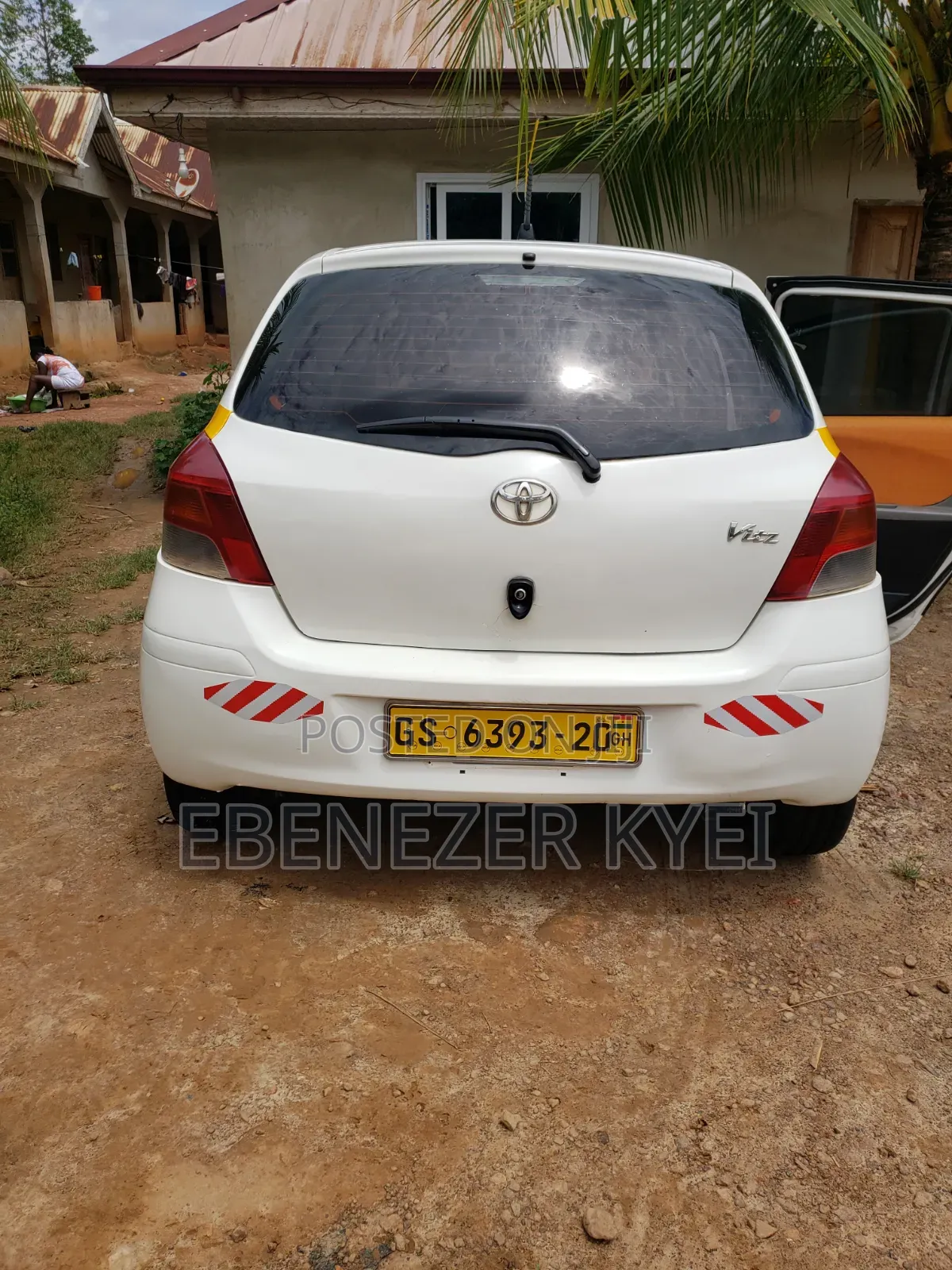 Toyota Vitz 1.3 AWD 5dr 2010 White
