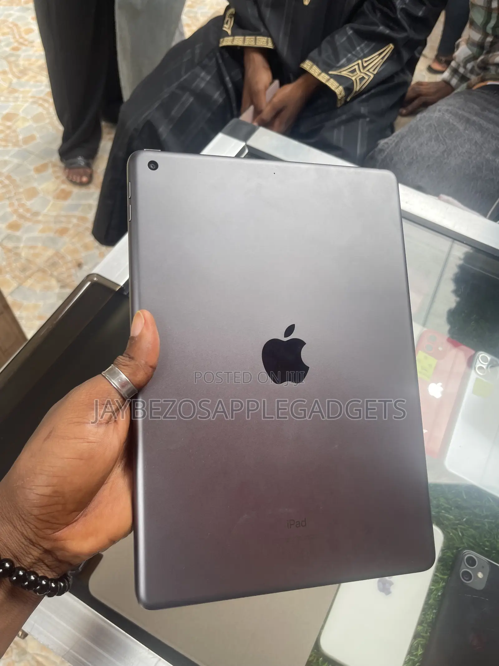 New Apple iPad 10.2 (2020) Wi-Fi 128 GB Gray