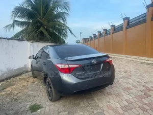Toyota Corolla 2016 Gray
