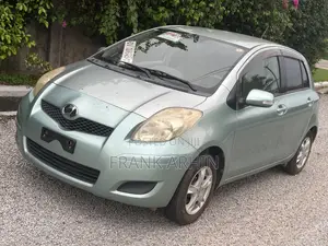 Toyota Vitz 2010 Gray
