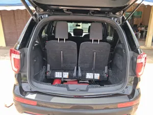 Ford Explorer XLT AWD 2019 Black