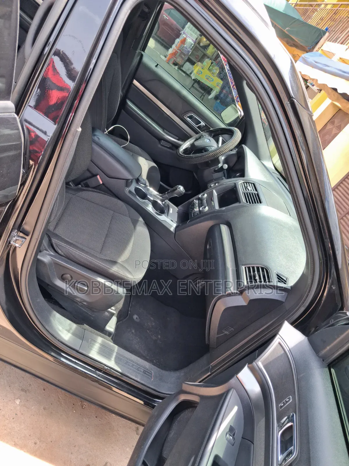 Ford Explorer XLT AWD 2019 Black