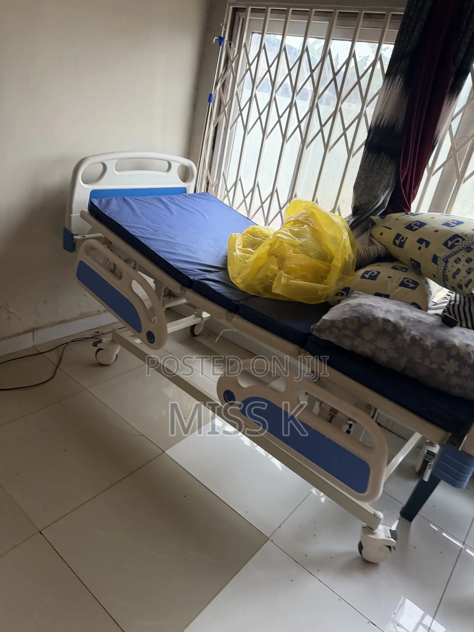 Hospital Bed + Mattress