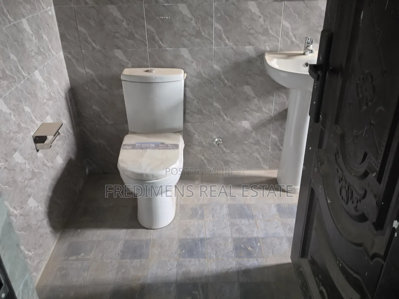 2bdrm Apartment in Fredimens Real, Afigya-Kwabre for rent