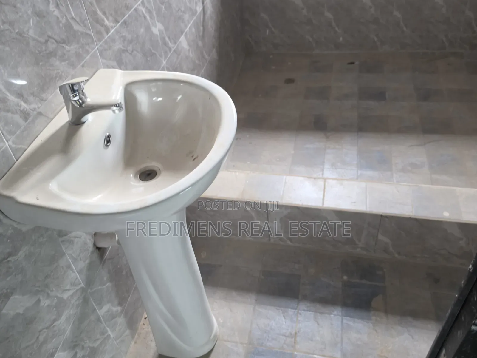 2bdrm Apartment in Fredimens Real, Afigya-Kwabre for rent