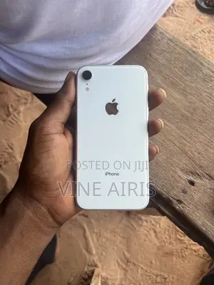 Apple iPhone XR 128 GB White