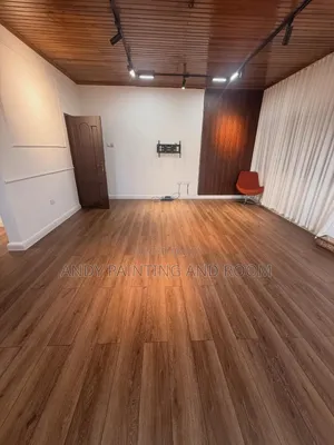 Expert Vinyl Installation – Affordable Professional
