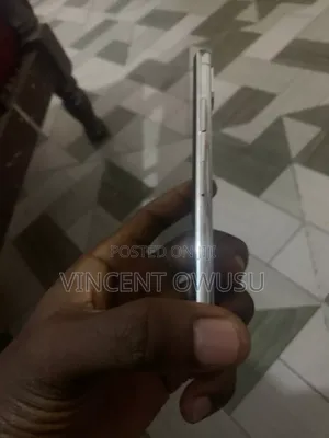 Apple iPhone X 64 GB White