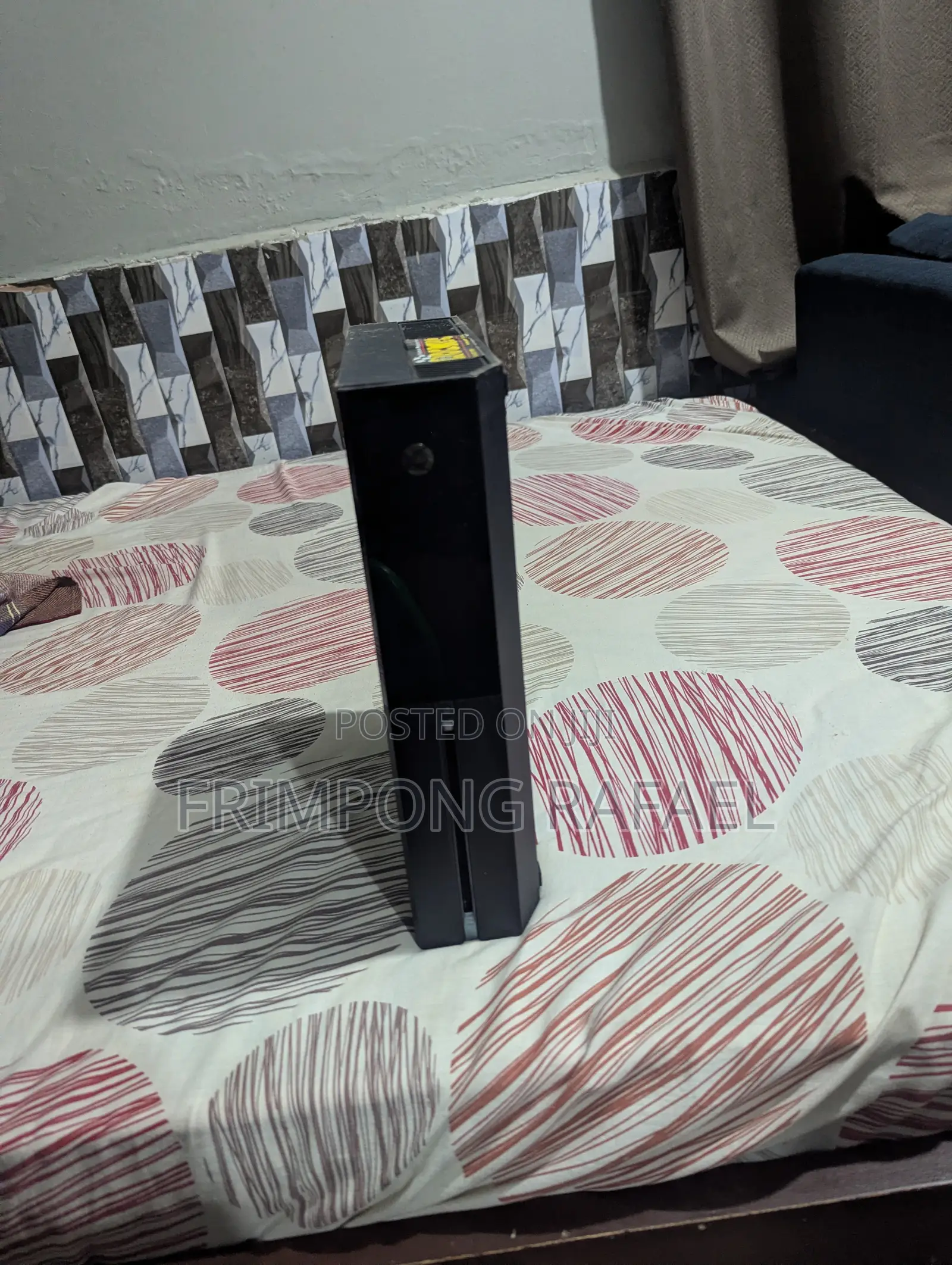 Used Xbox One. Ea Fc 26 and Cod Mwii Installed