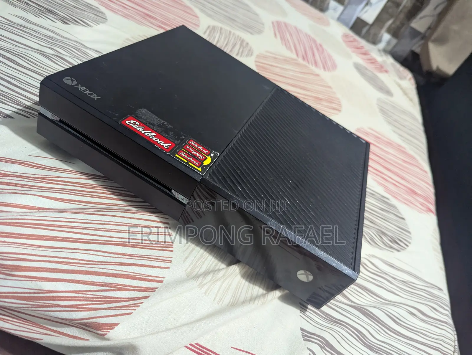 Used Xbox One. Ea Fc 26 and Cod Mwii Installed