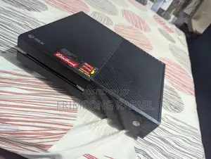 Used Xbox One. Ea Fc 26 and Cod Mwii Installed