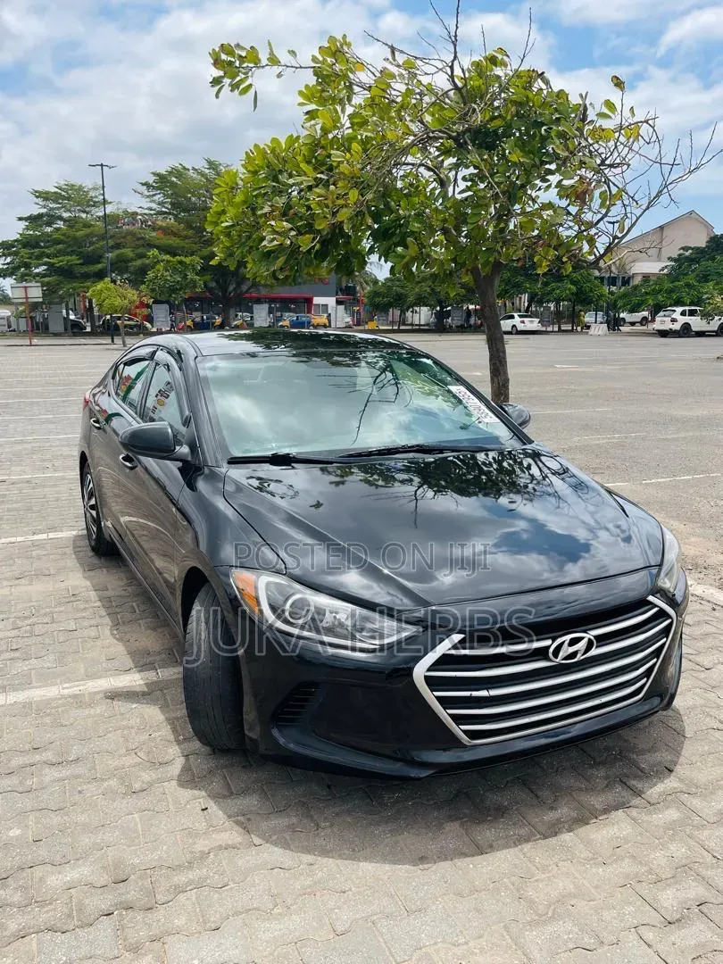 Hyundai Elantra SE Sedan FWD (2.0L 4cyl 6M) 2017 Black