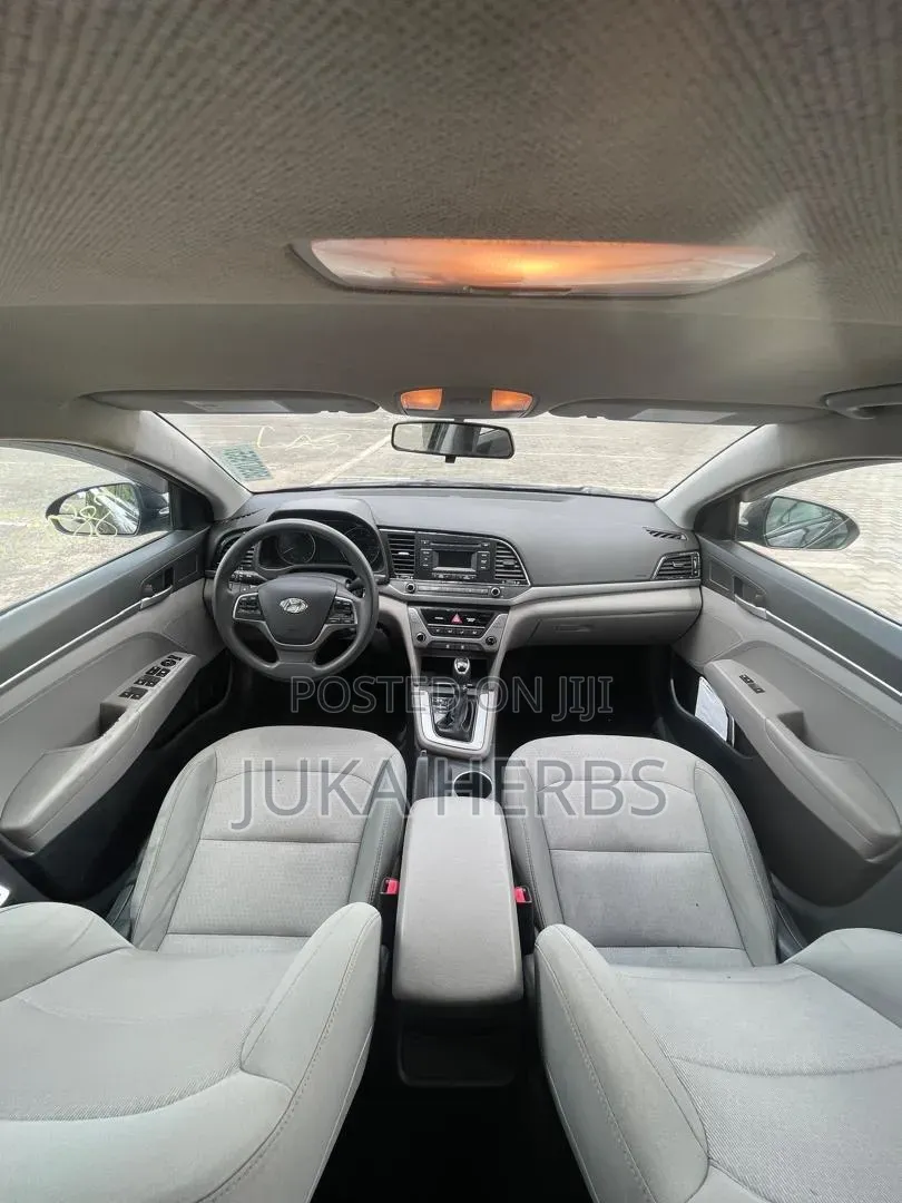 Hyundai Elantra SE Sedan FWD (2.0L 4cyl 6M) 2017 Black