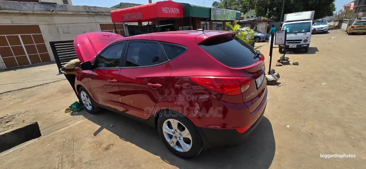 Hyundai Tucson 2012 Red