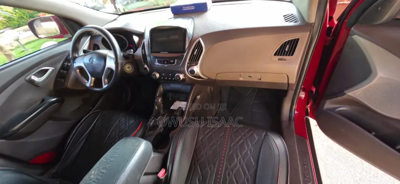 Hyundai Tucson 2012 Red