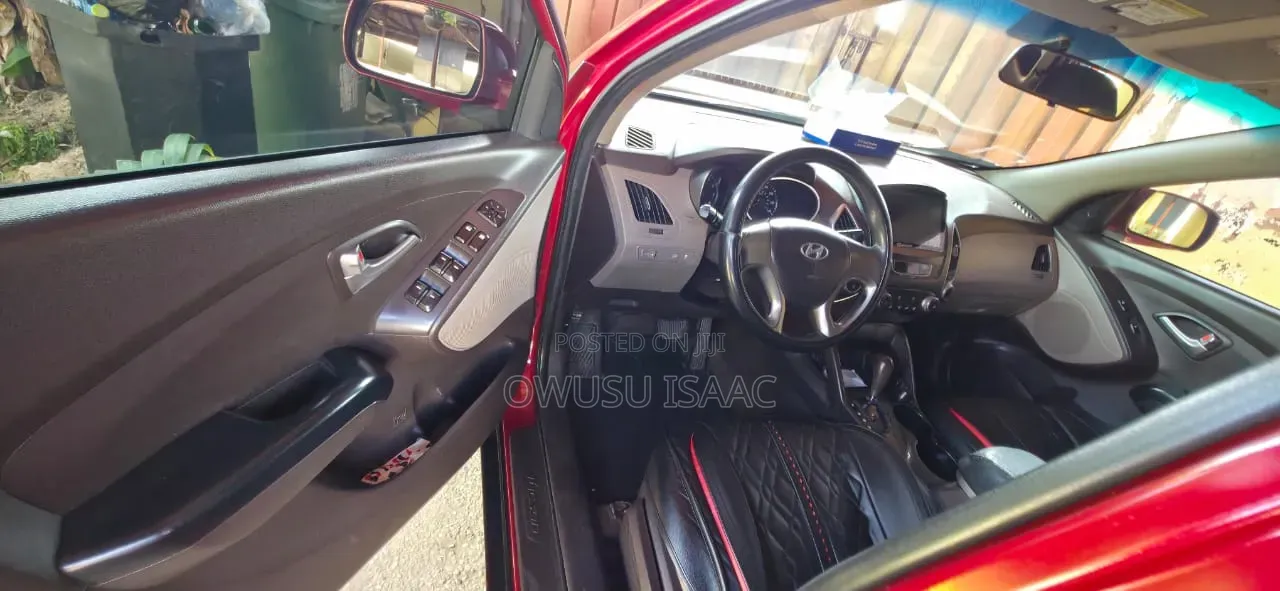 Hyundai Tucson 2012 Red