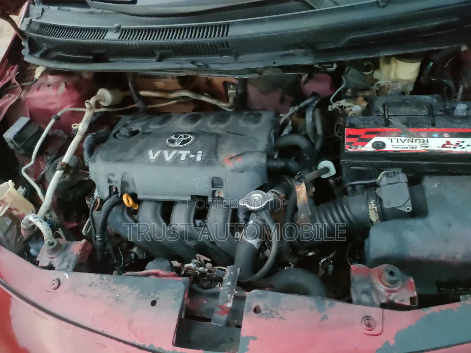 Toyota Yaris Base Sedan 4dr 2010 Red