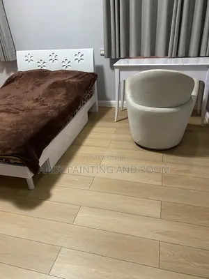 Durable Vinyl Plank Fitting – Professional Service