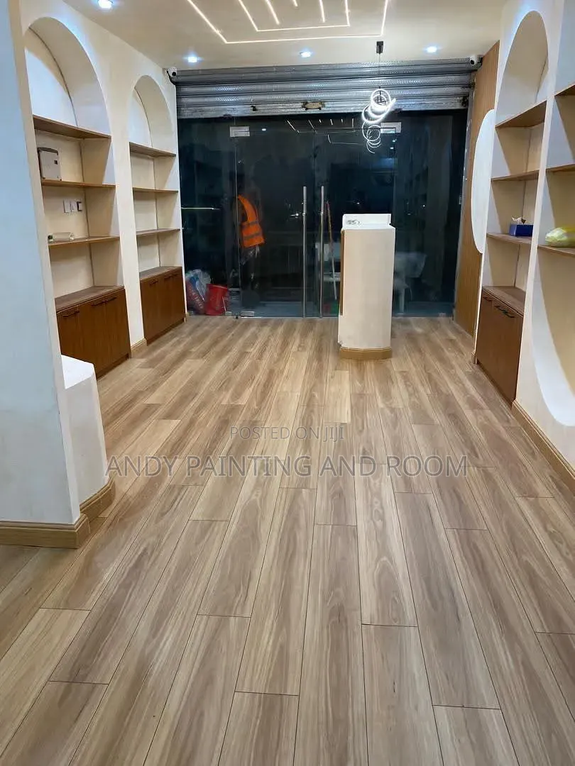 Durable Vinyl Plank Fitting – Professional Service