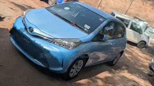 Toyota Vitz 1.5 FWD 5dr 2016 Blue