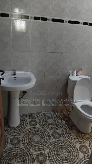 4bdrm Shared Apartment in Dickson Estate, Akuapim North for rent