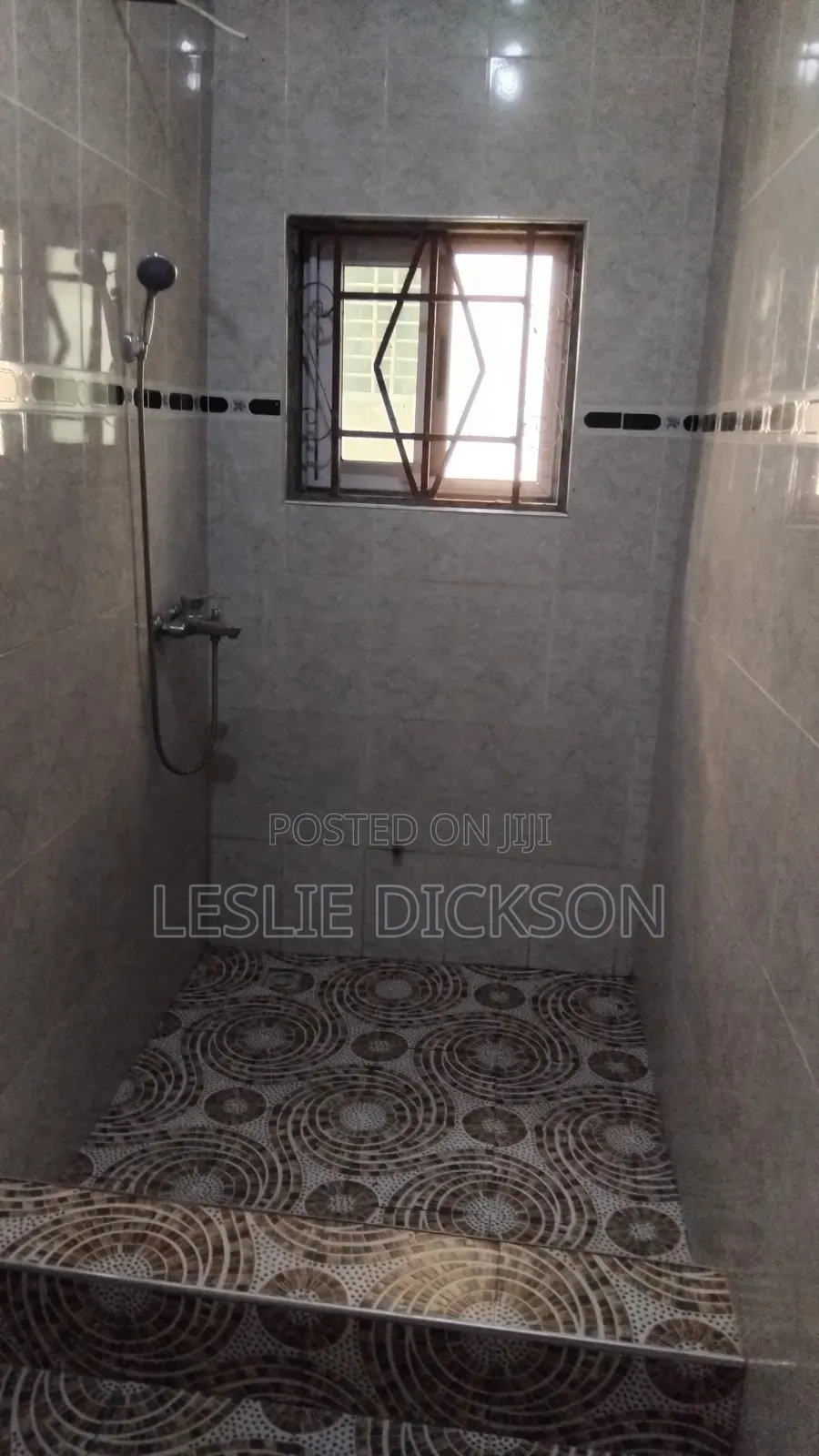 4bdrm Shared Apartment in Dickson Estate, Akuapim North for rent