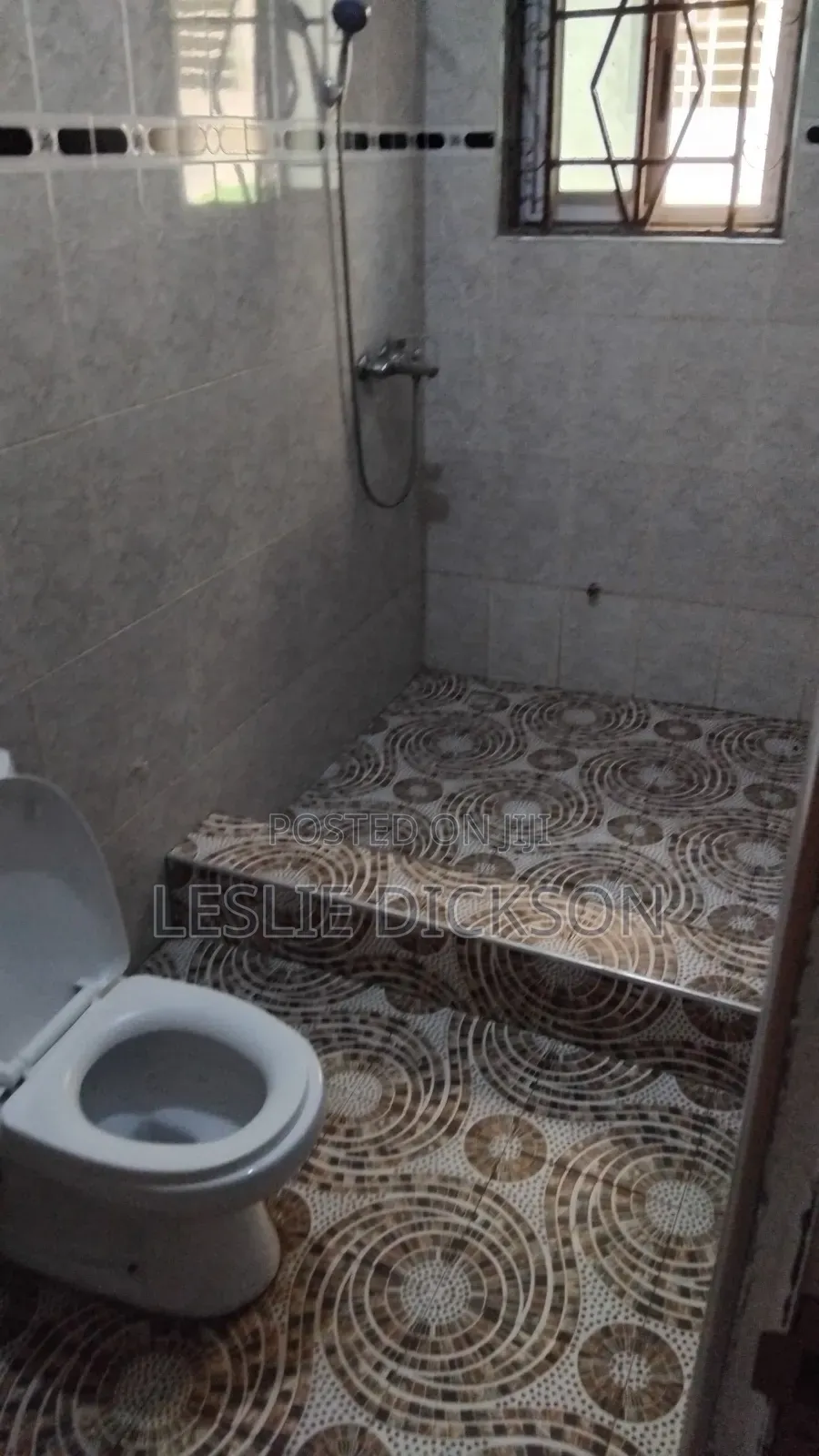 4bdrm Shared Apartment in Dickson Estate, Akuapim North for rent