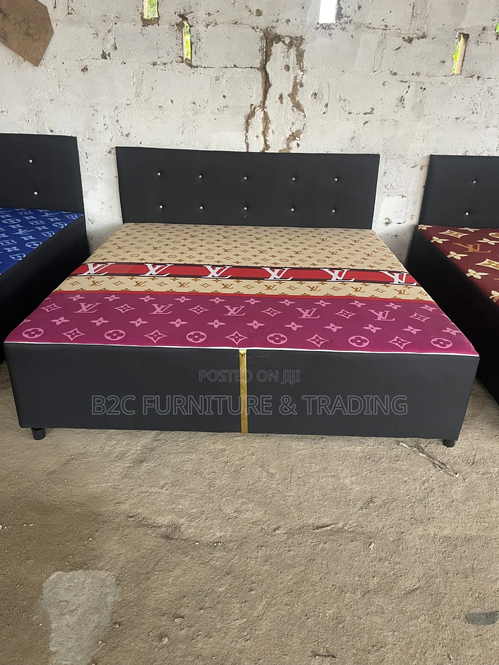 Queen Bed Inbuilt