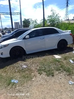 Toyota Corolla LE 4dr Sedan (1.8L 4cyl 4A) 2013 White