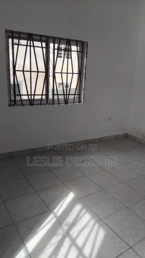 4bdrm Shared Apartment in Dickson Estate, Akuapim North for rent