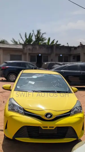 Toyota Vitz 1.5 FWD 5dr 2016 Yellow