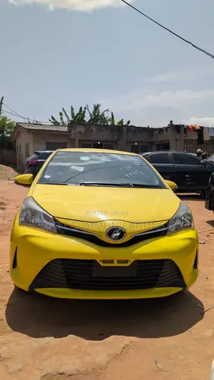 Toyota Vitz 1.5 FWD 5dr 2016 Yellow