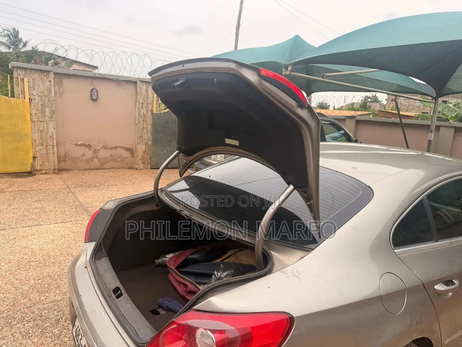 Volkswagen CC 2.0 Luxury Limited 2011 Gold