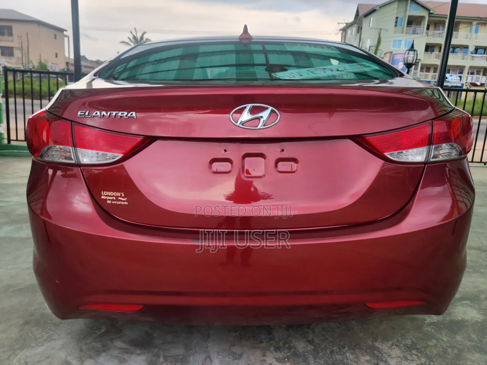 Hyundai Elantra SE Coupe FWD (1.8L 4cyl 6A) 2013 Red