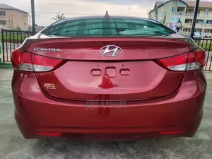 Hyundai Elantra SE Coupe FWD (1.8L 4cyl 6A) 2013 Red