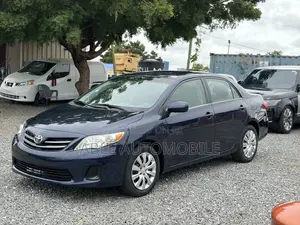 Toyota Corolla LE 4dr Sedan (1.8L 4cyl 4A) 2013 Blue