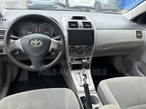 Toyota Corolla LE 4dr Sedan (1.8L 4cyl 4A) 2013 Blue