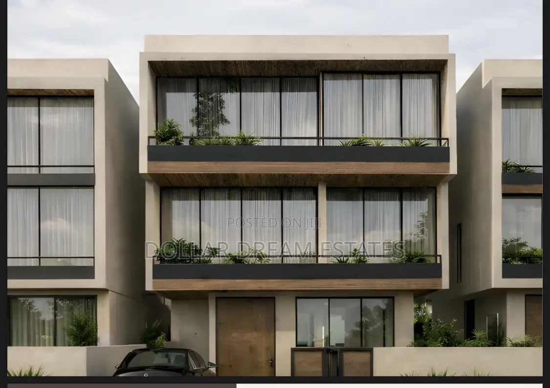 5bdrm House in East Legon for sale
