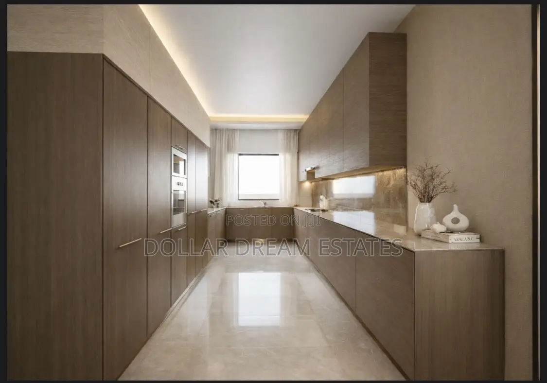 5bdrm House in East Legon for sale