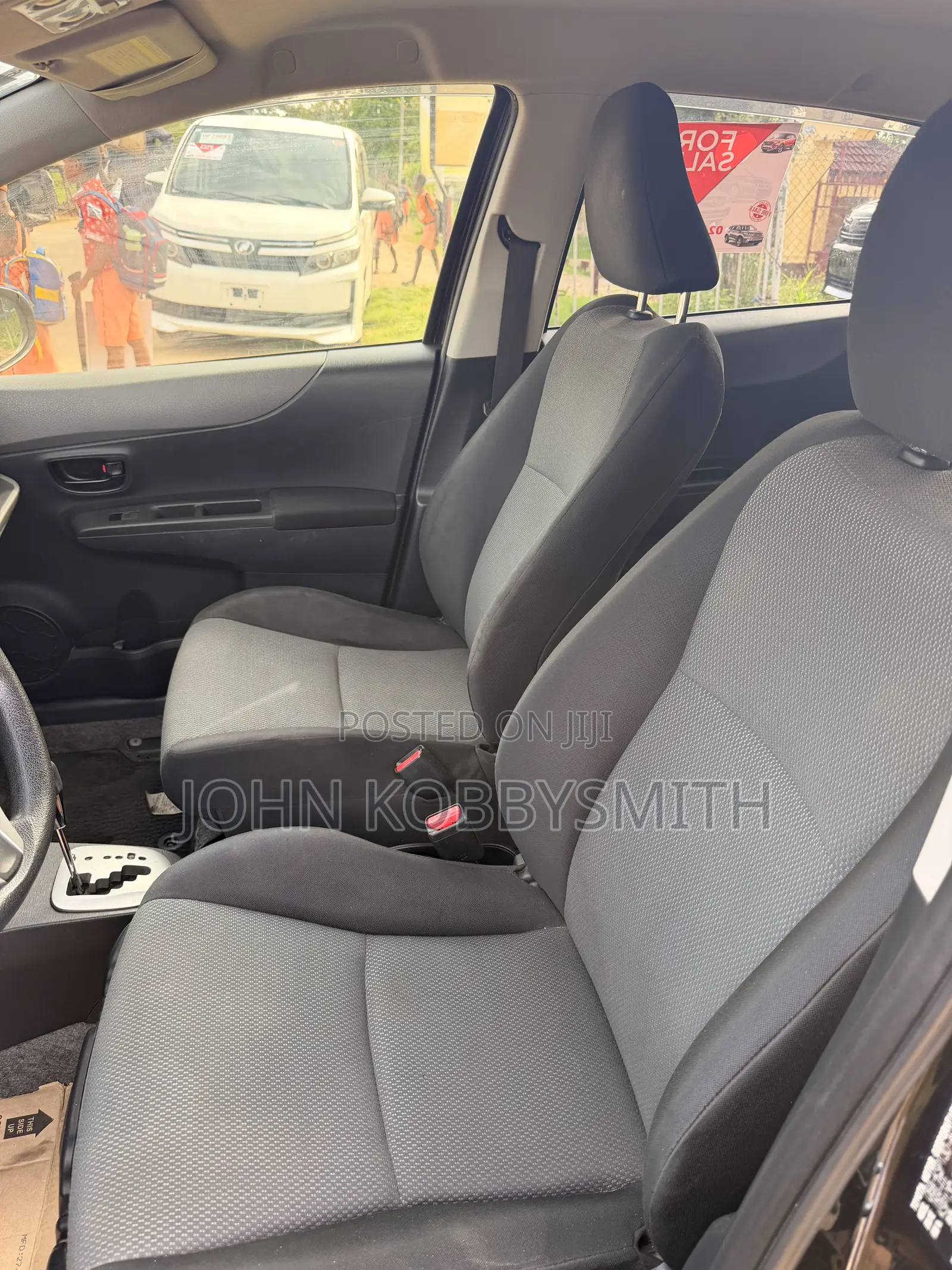 Toyota Vitz 1.0 FWD 3dr 2015 Black