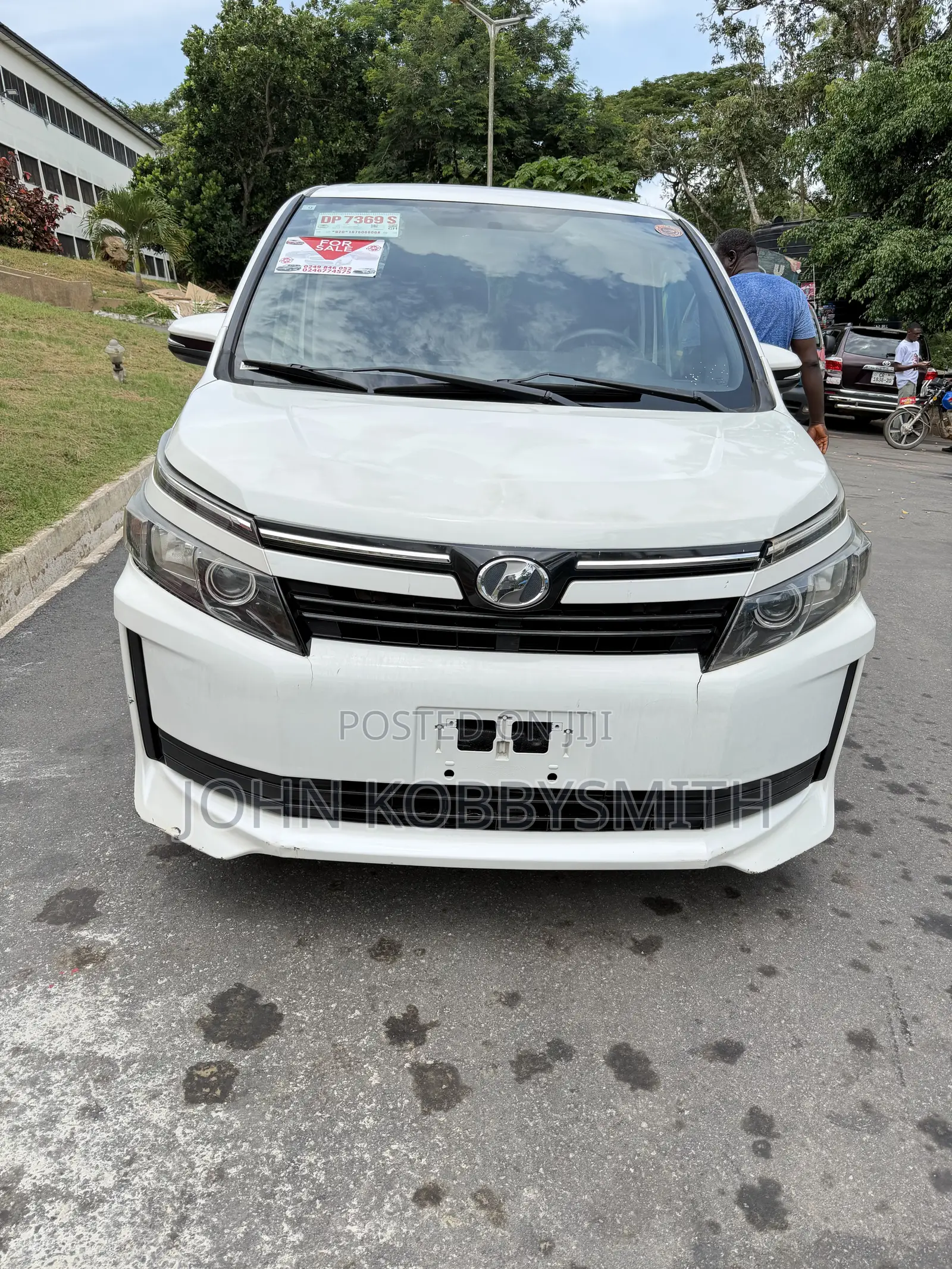Toyota Voxy 2015 White