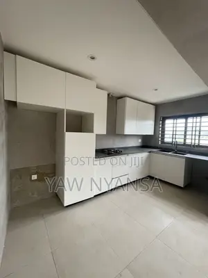 3bdrm Apartment in Bn. Estate, Adenta for rent