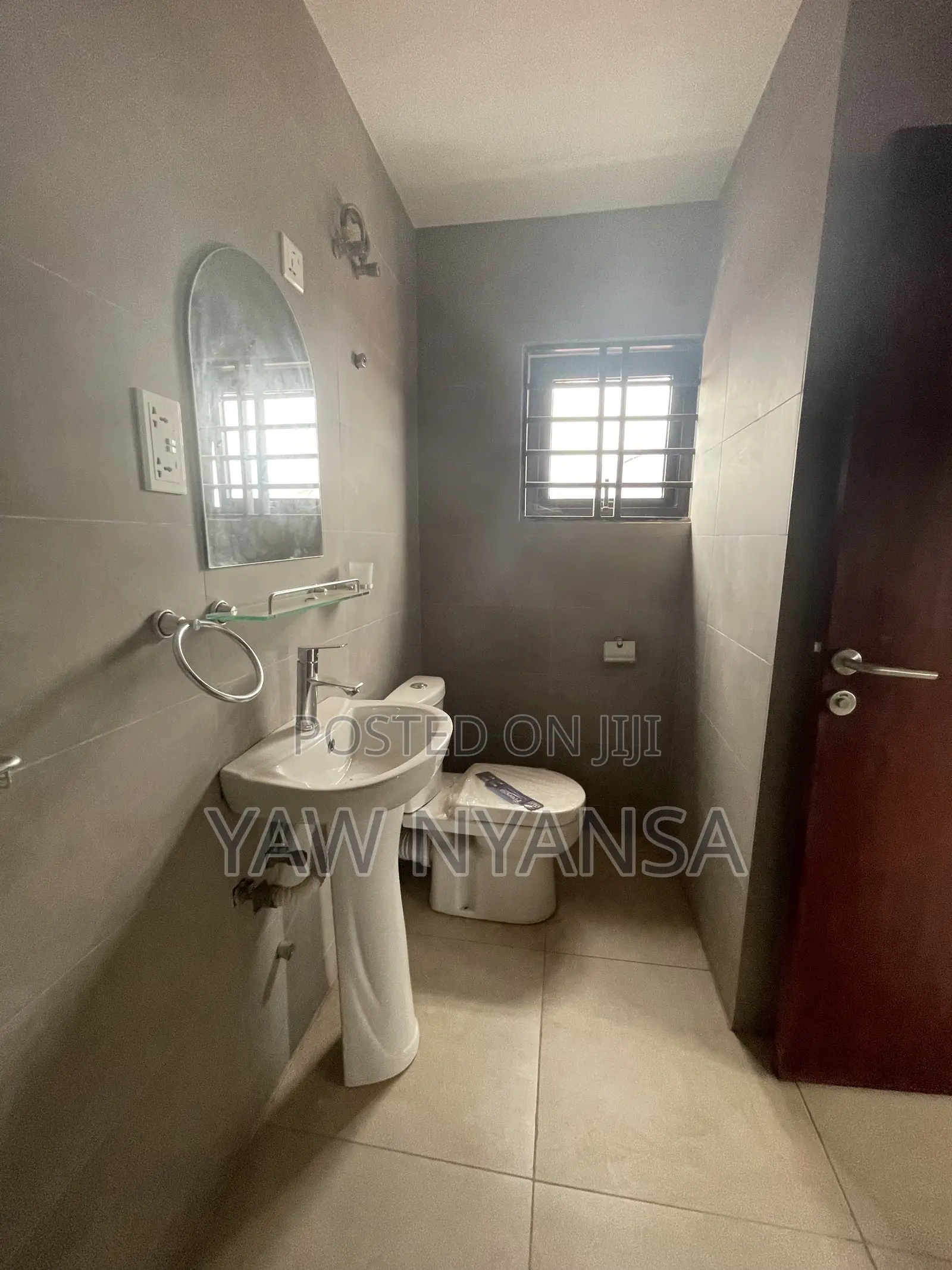 3bdrm Apartment in Bn. Estate, Adenta for rent