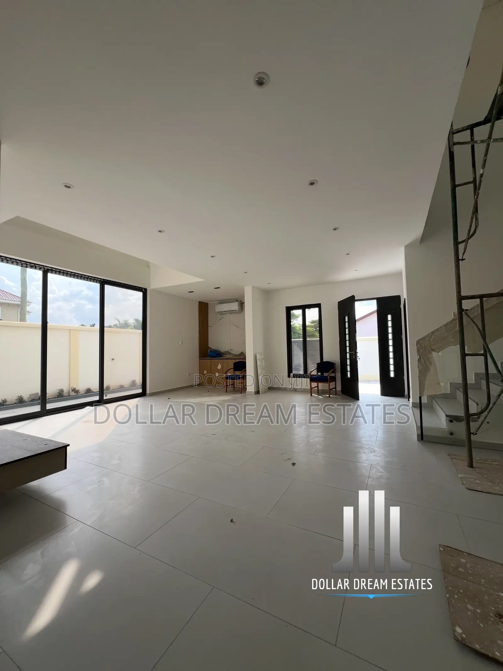 4bdrm House in Adjiriganor for sale