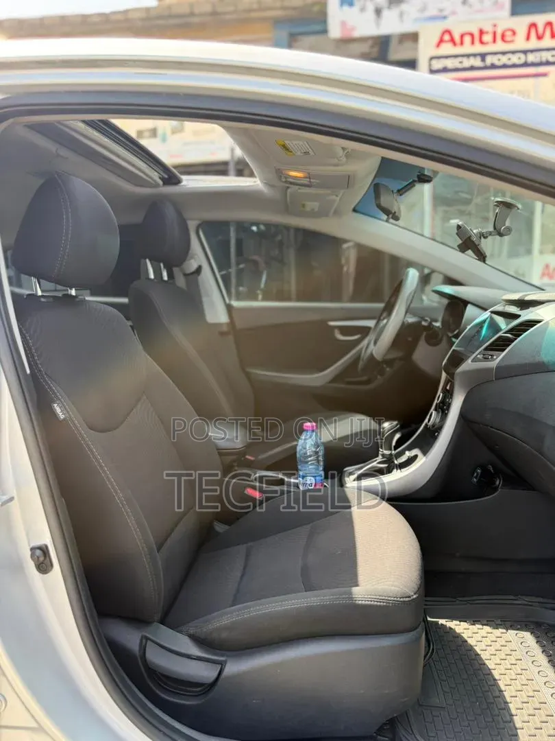 Hyundai Elantra Value Edition Sedan FWD (1.8L 4cyl 6A) 2016 Silver