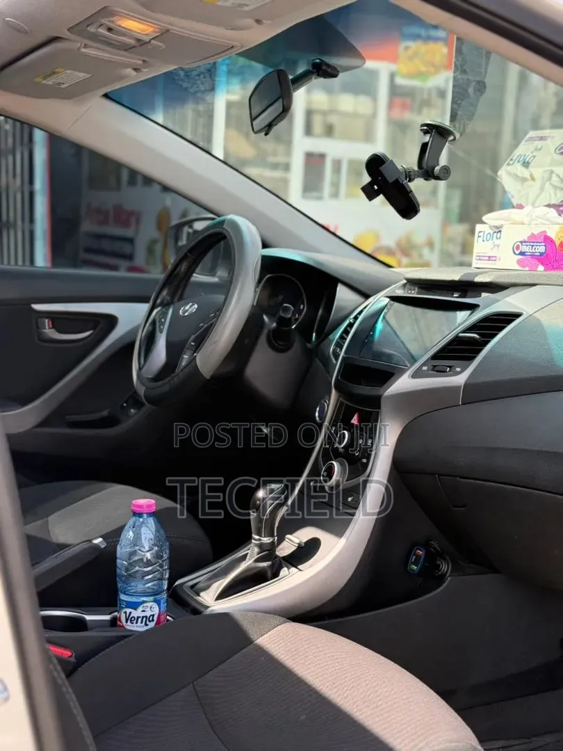 Hyundai Elantra Value Edition Sedan FWD (1.8L 4cyl 6A) 2016 Silver