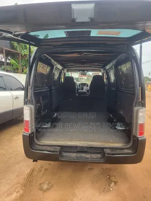 Nissan Caravan (Urvan) 2012 Black