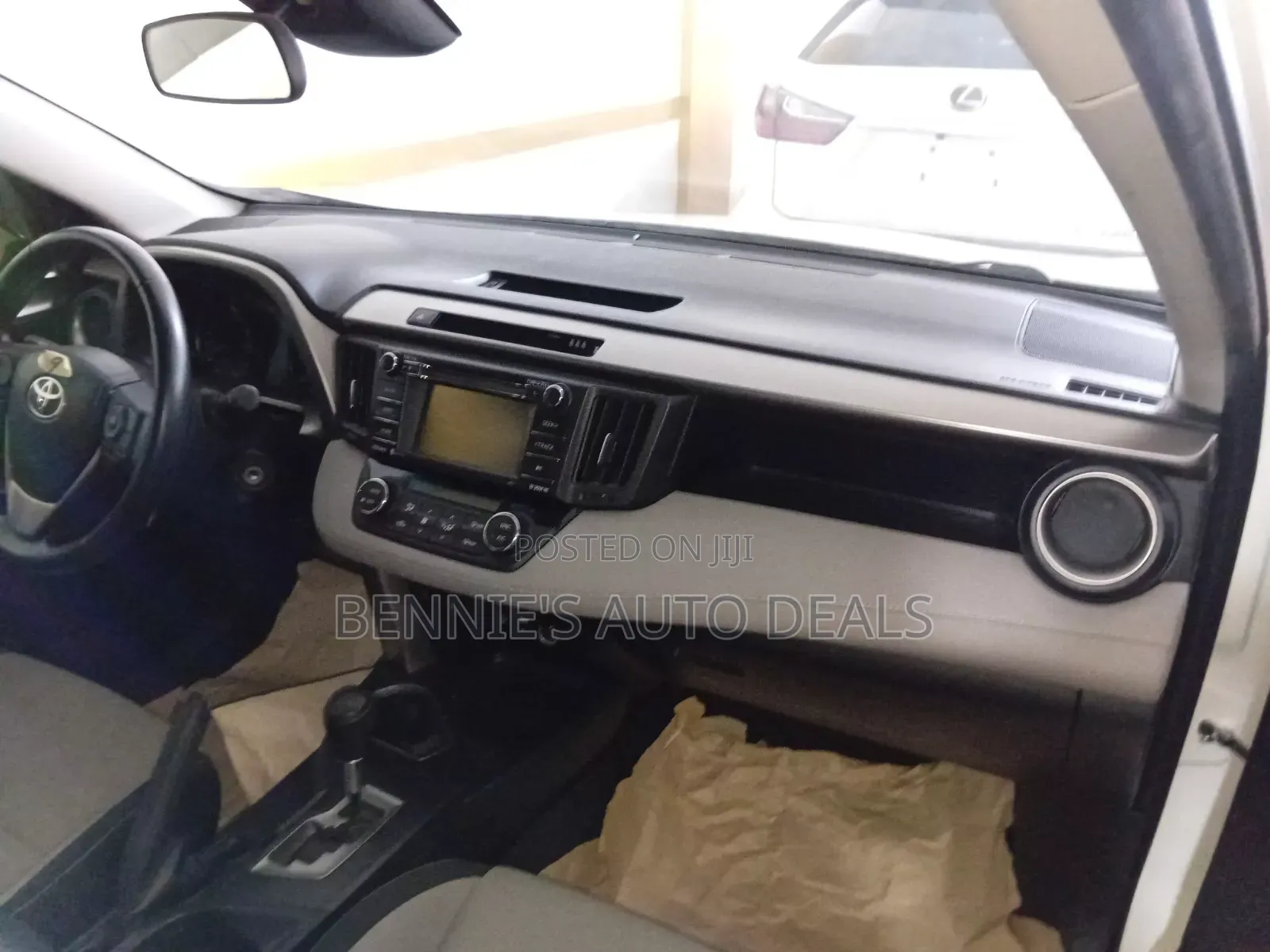 Toyota RAV4 2019 White